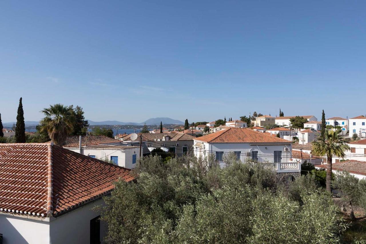 Yayaki Spetses Hotel Buitenkant foto